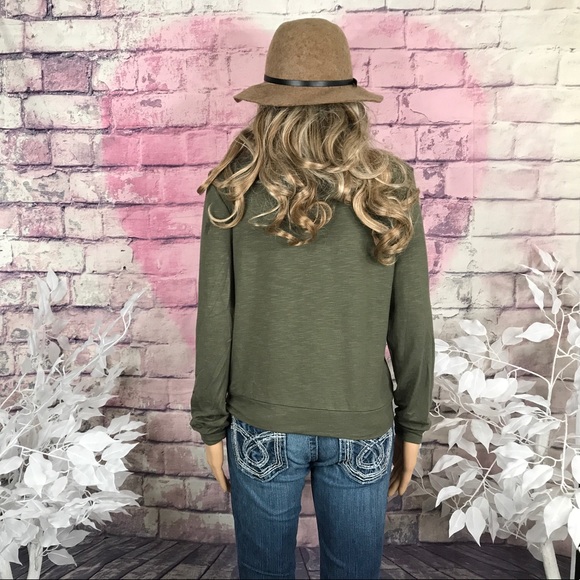 NWT! Ruffle Top - Picture 3 of 3