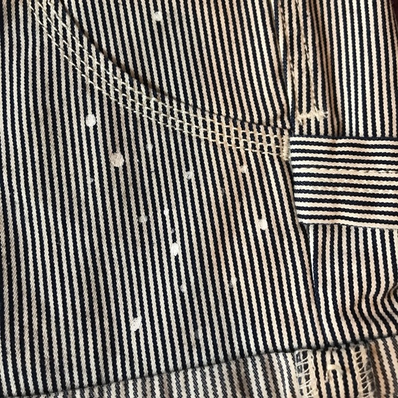 Womens Levi Shorts - Picture 3 of 6