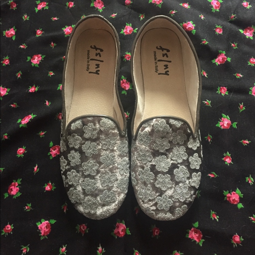 fs/ny Silver Velvet Loafers French Sole Size 9 nwt