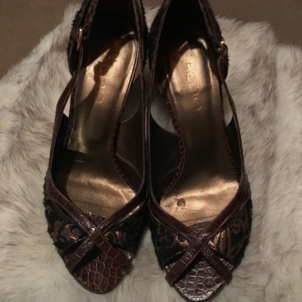 Aldo peep toe shoes