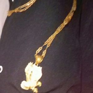 Gold chain with oendant