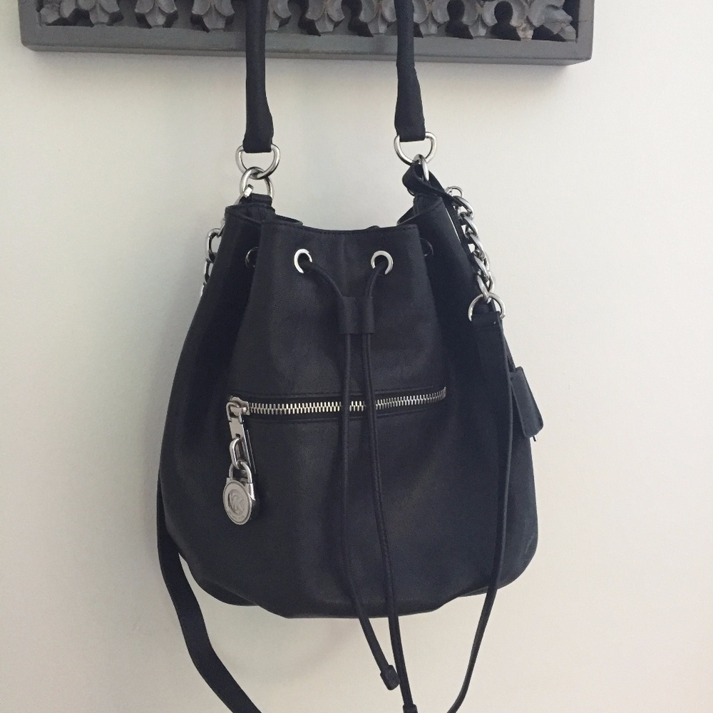 Michael Kors Knox Drawstring Bucket Bag - Black