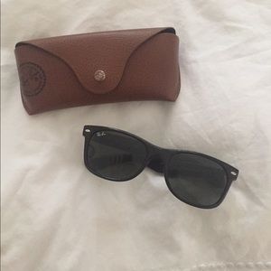 Black Ray Ban sunglasses