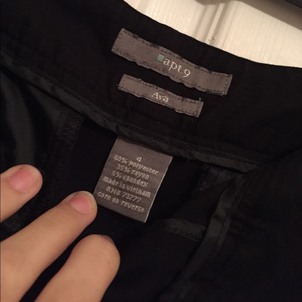 black short type pants