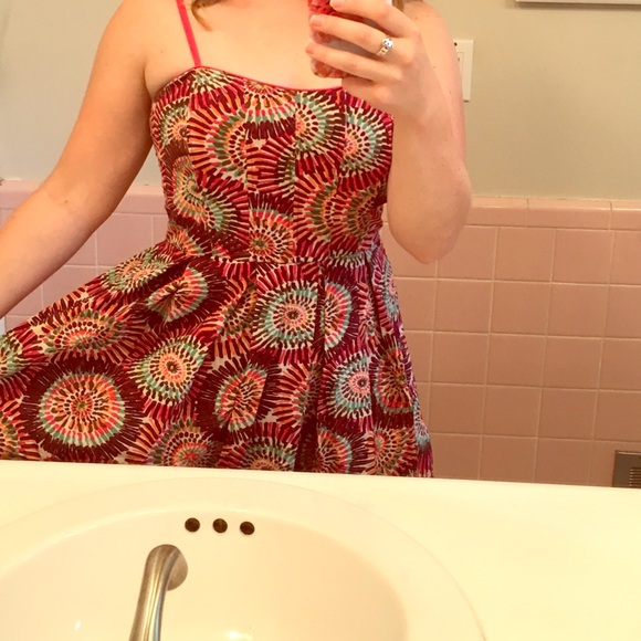 Graphic Print Summer dress w/ adjustable straps - Picture 2 of 7