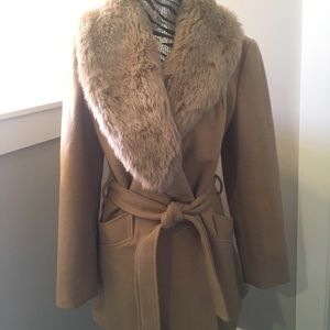 Camel Wool Coat w/Fur Collar-Large