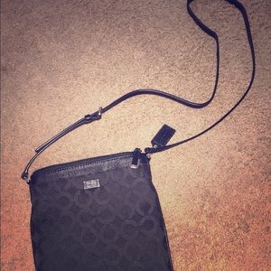 Coach crossbody bag, great condition- like new!