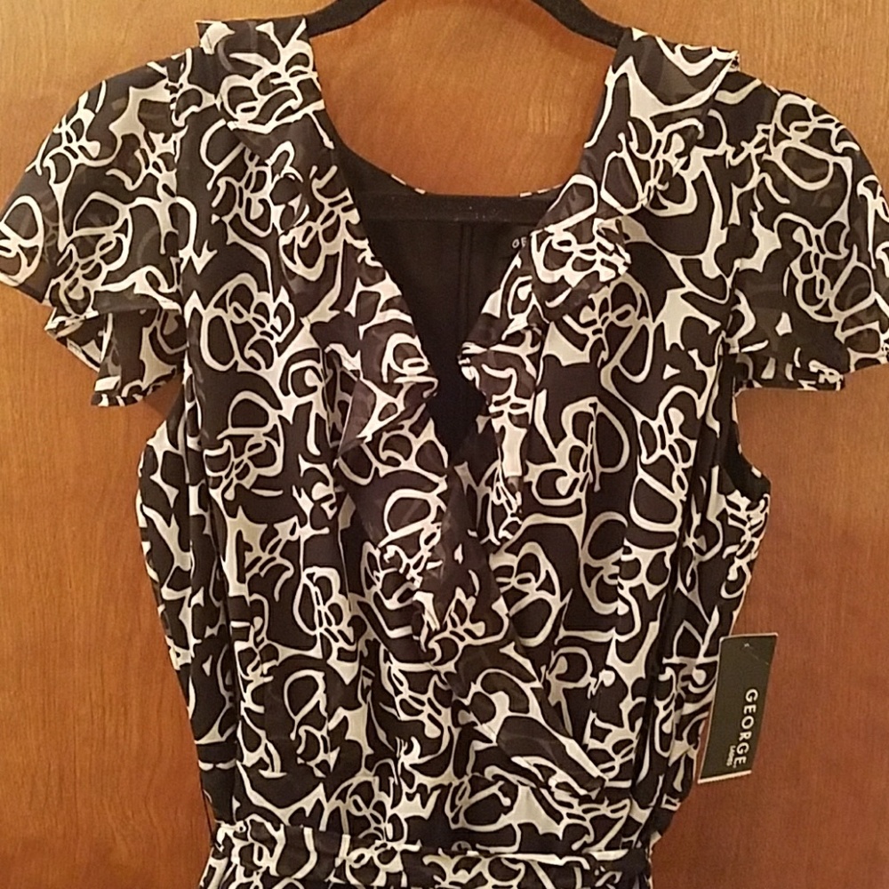 Cross over flutter chiffon dress