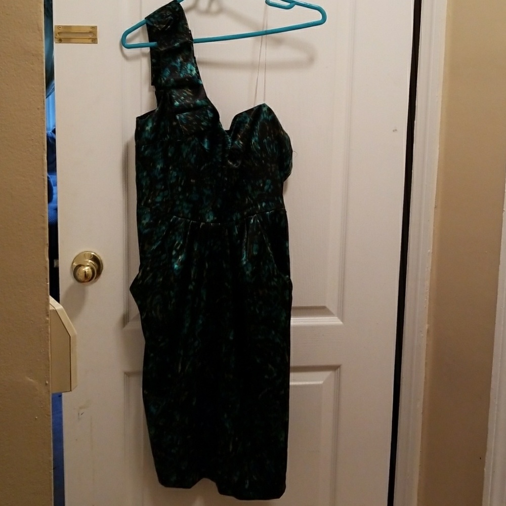 Collection from Dressbarn - Picture 2 of 3