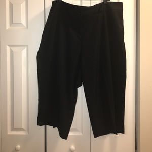 Black Crop Capri plus size 24w