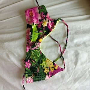 Super cute floral bikini top