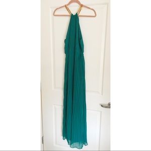 ONLY HERE UNTIL 03/05!! BNWOT Green Maxi