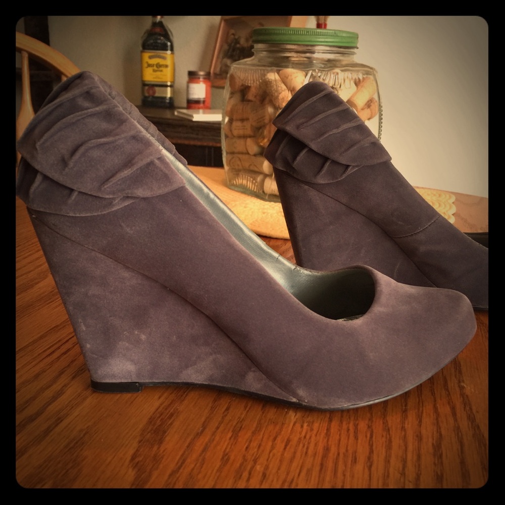 Grey fabric wedge.