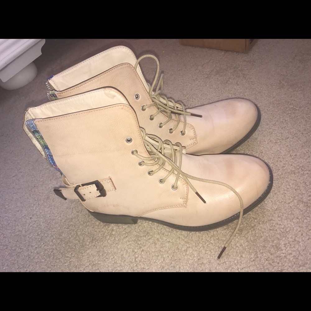 Women's combat boots