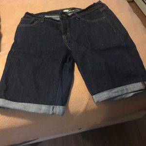 Old Navy Sweetheart Cut Bermuda Shorts