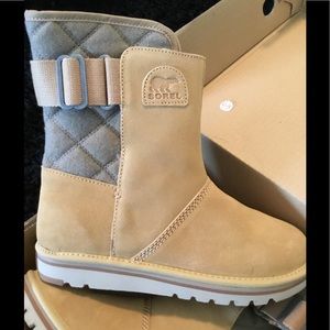 SOREL BOOTS NEVER BEEN WORN
