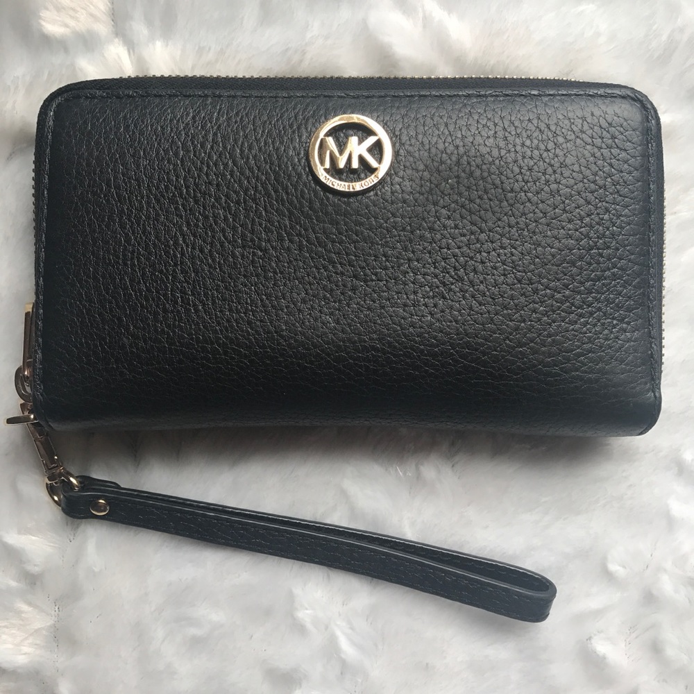 MICHAEL KORS Black Wristlet/Wallet