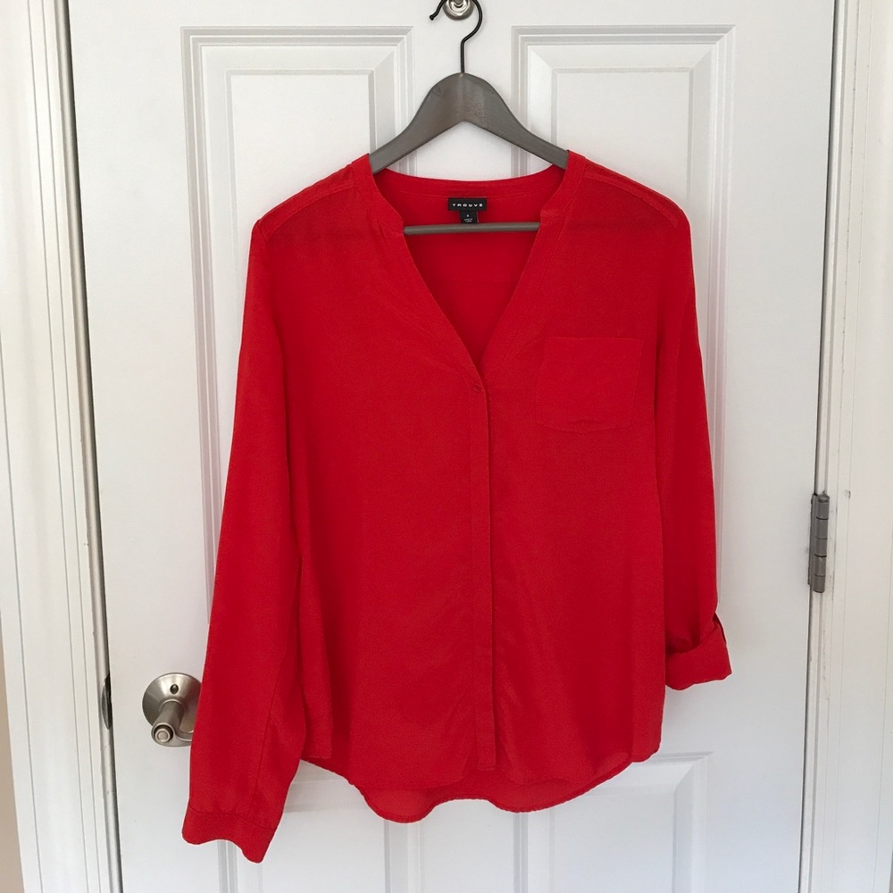 Trouve blouse.
