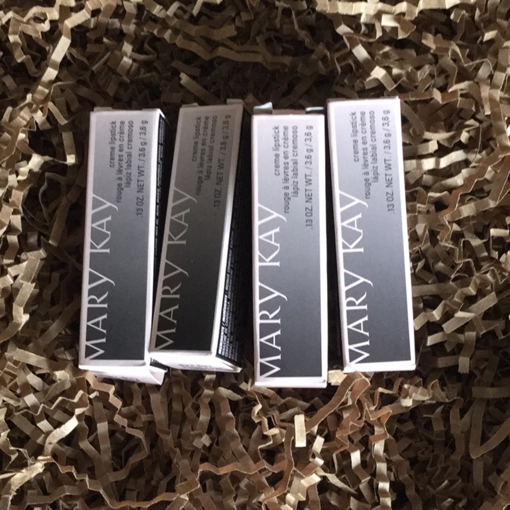NIB - Mary Kay creme lipstick