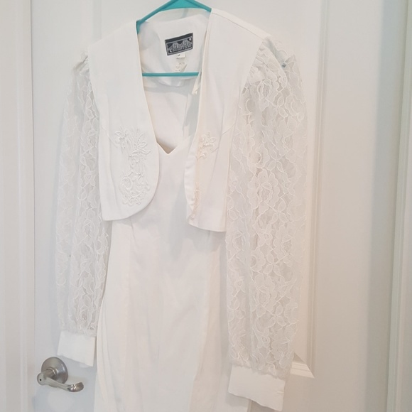 Wedding dress - Picture 2 of 3