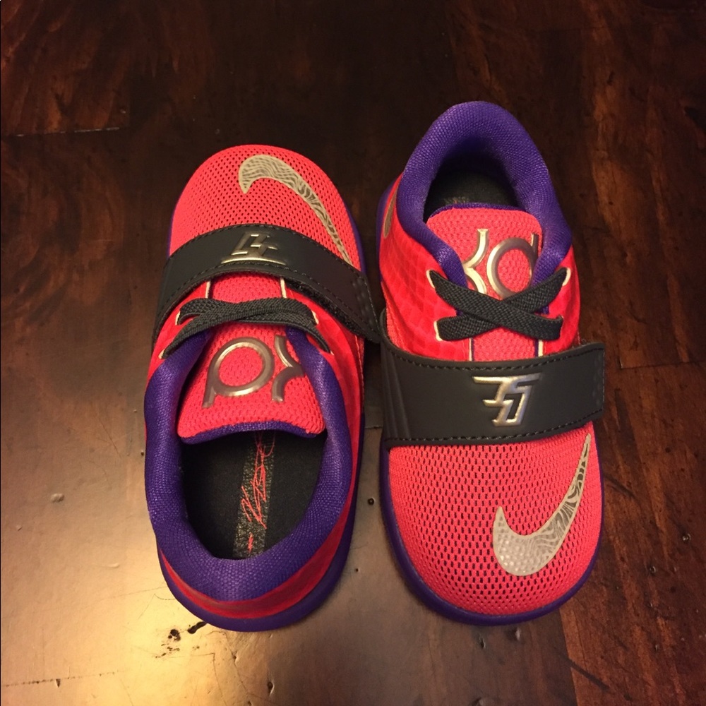 Brand New: Kids Nike KD VII (TD) sneakers.