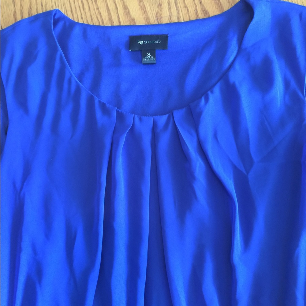 Bright blue - Picture 2 of 3