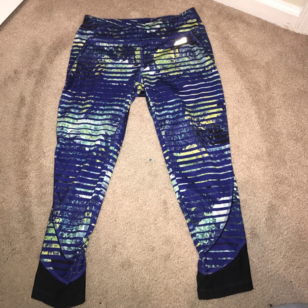 Capris athletic pants