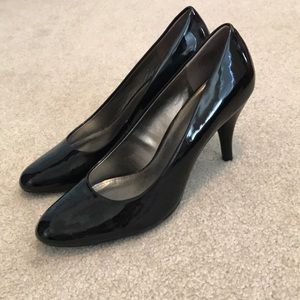 Bandolino Black Heels