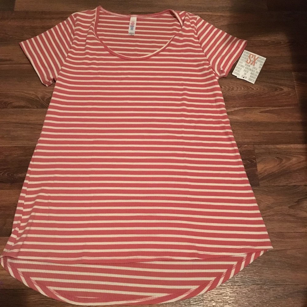 Xs classic tee Lularoe BNWT
