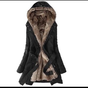 Sale🌟NWOT ❄️Hooded Winter Fur Jacket❄️ BLACK