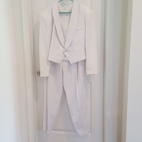 Suit - Picture 1 of 5