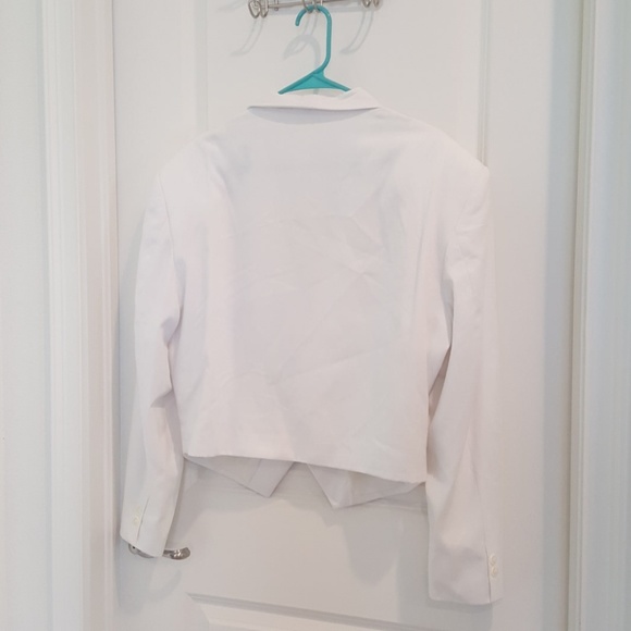 Suit - Picture 4 of 5