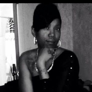 Meet your Posher, Adrienne