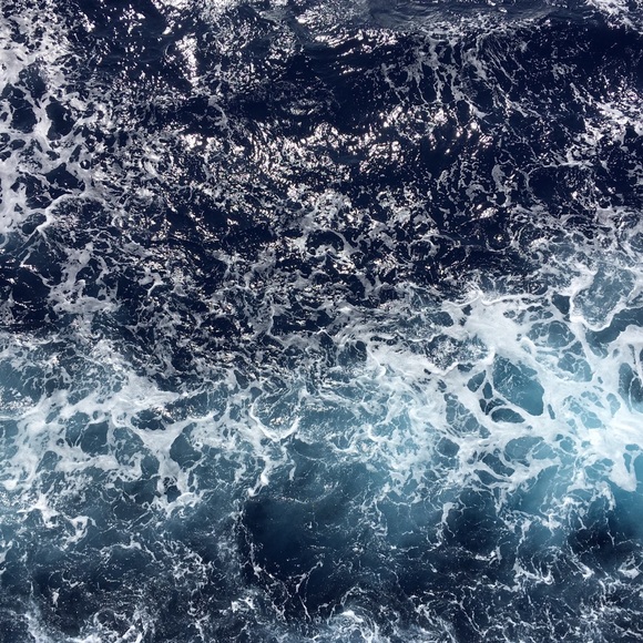 Meet your Posher, Sarah - Picture 1 of 2