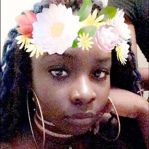 Meet your Posher, Nikki