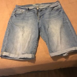 Old Navy Sweetheart Cut Bermuda Shorts