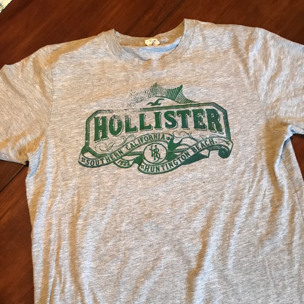 Hollister T-Shirt