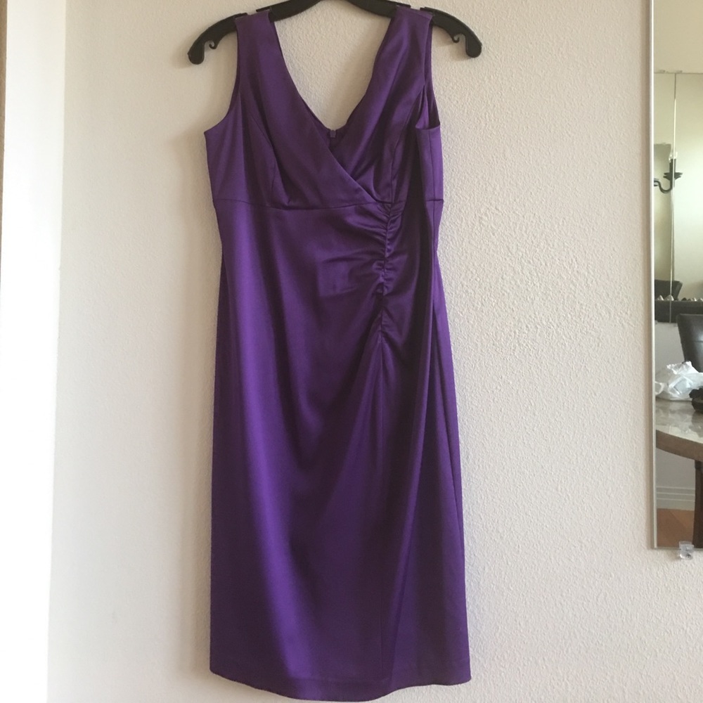 Donna Ricco stretch satin v-neck dress
