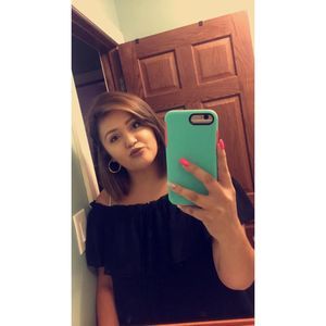 Meet your Posher, Danielle