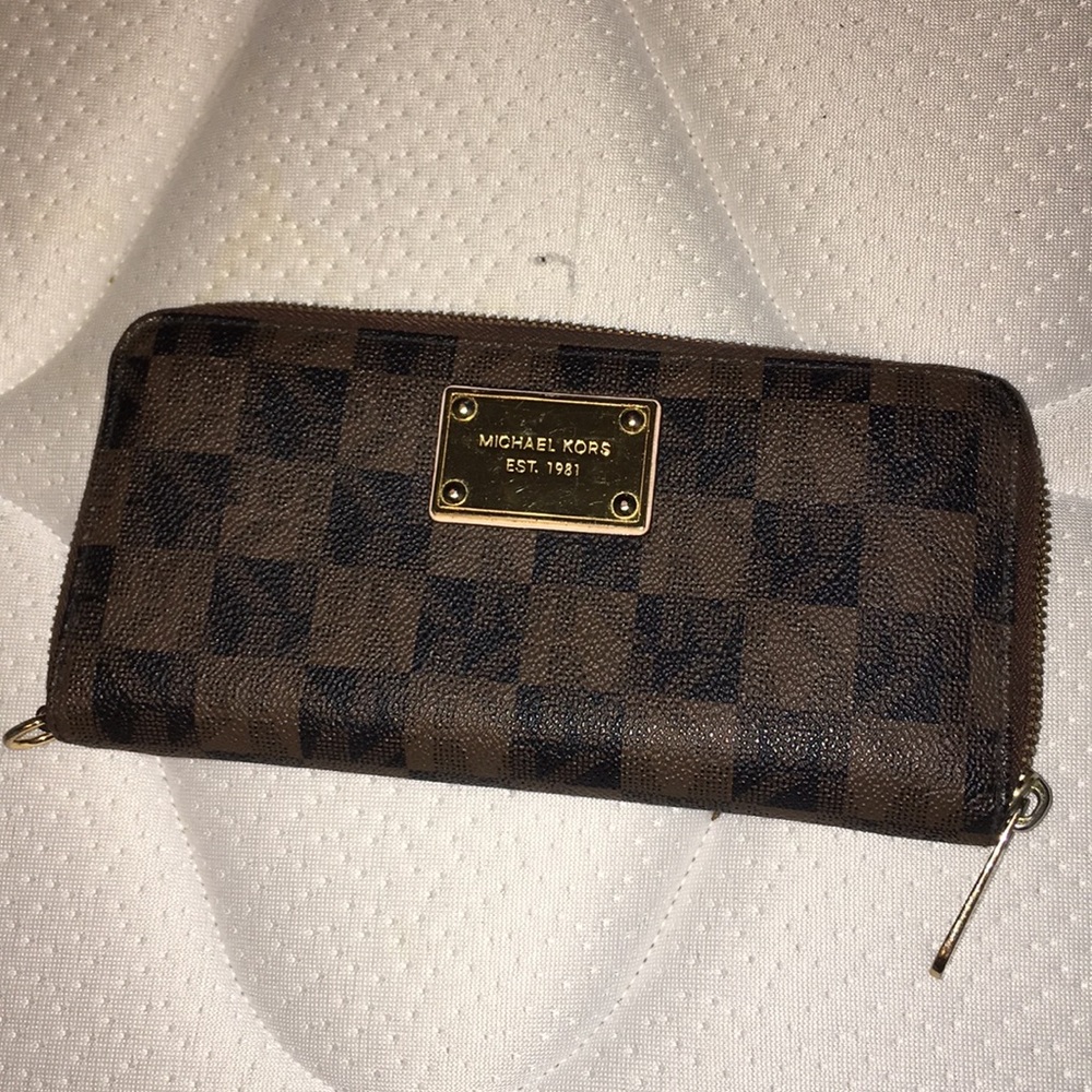 Micheal Kors wallet