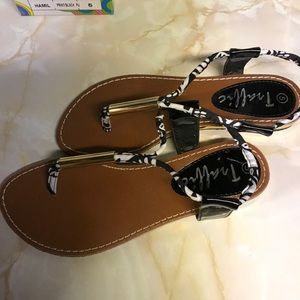 Black and white thong sandals