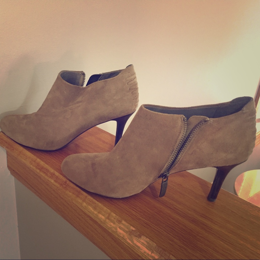 DKNYC shoe boots 3 inch heel