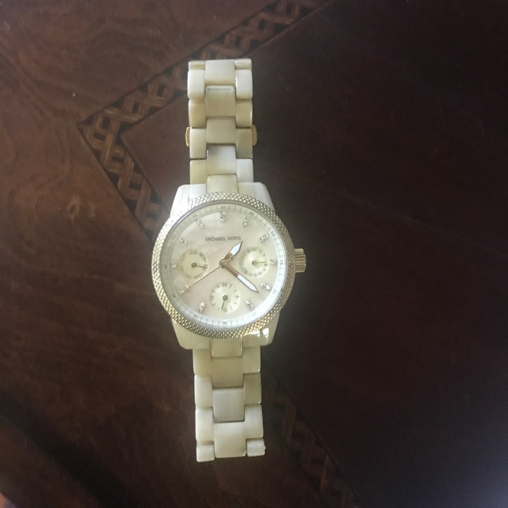Michael kors tan and gold watch