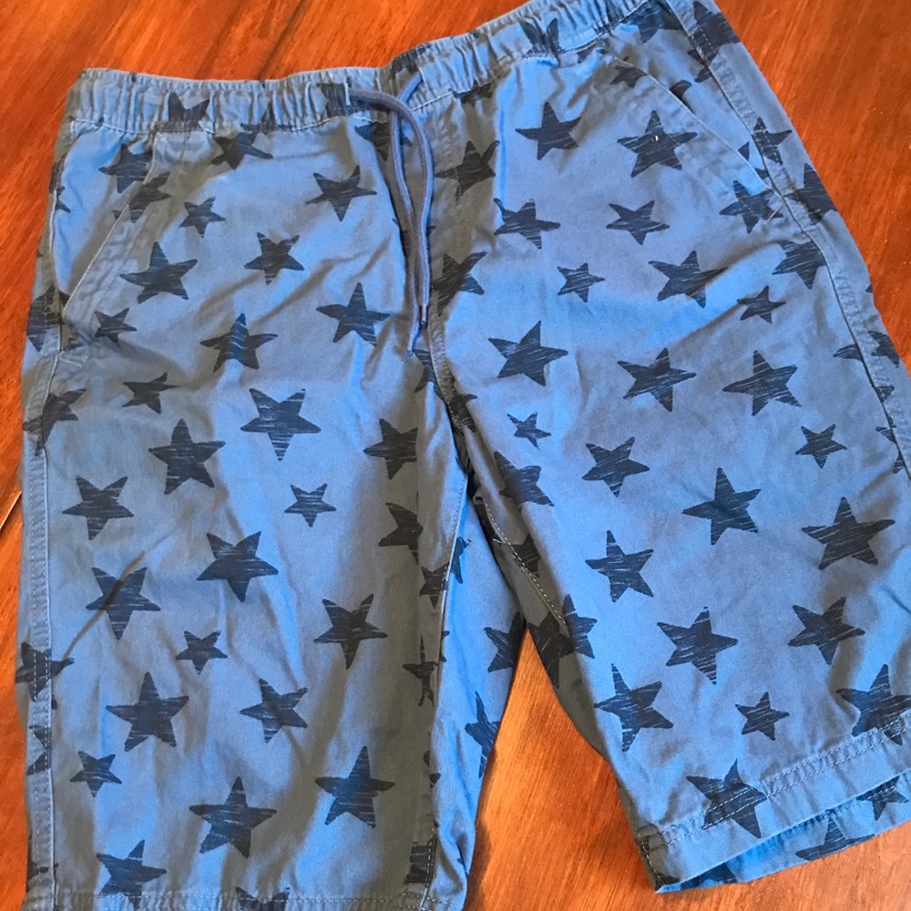 Star patterned adjustable shorts
