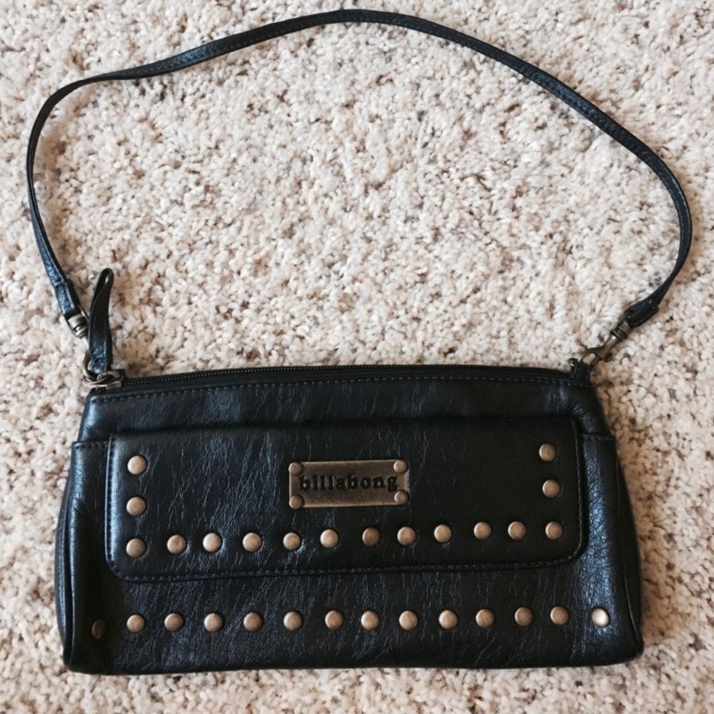 PRICE DROP‼️ Billabong Navy Studded Clutch