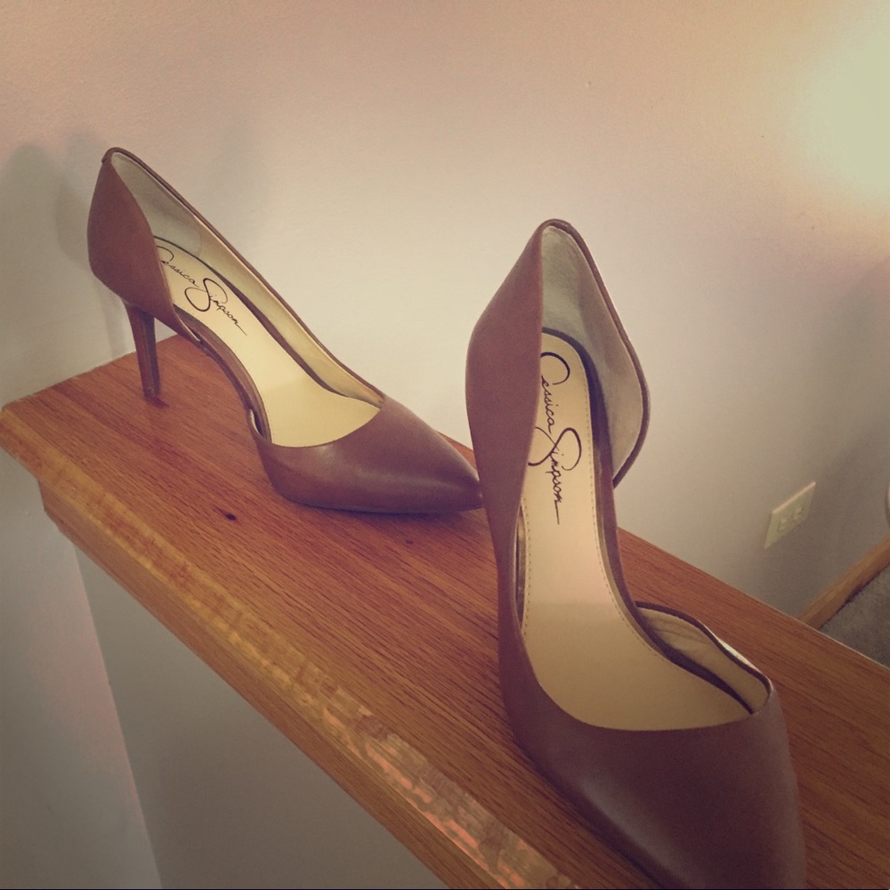 Jessica Simpson brown pumps