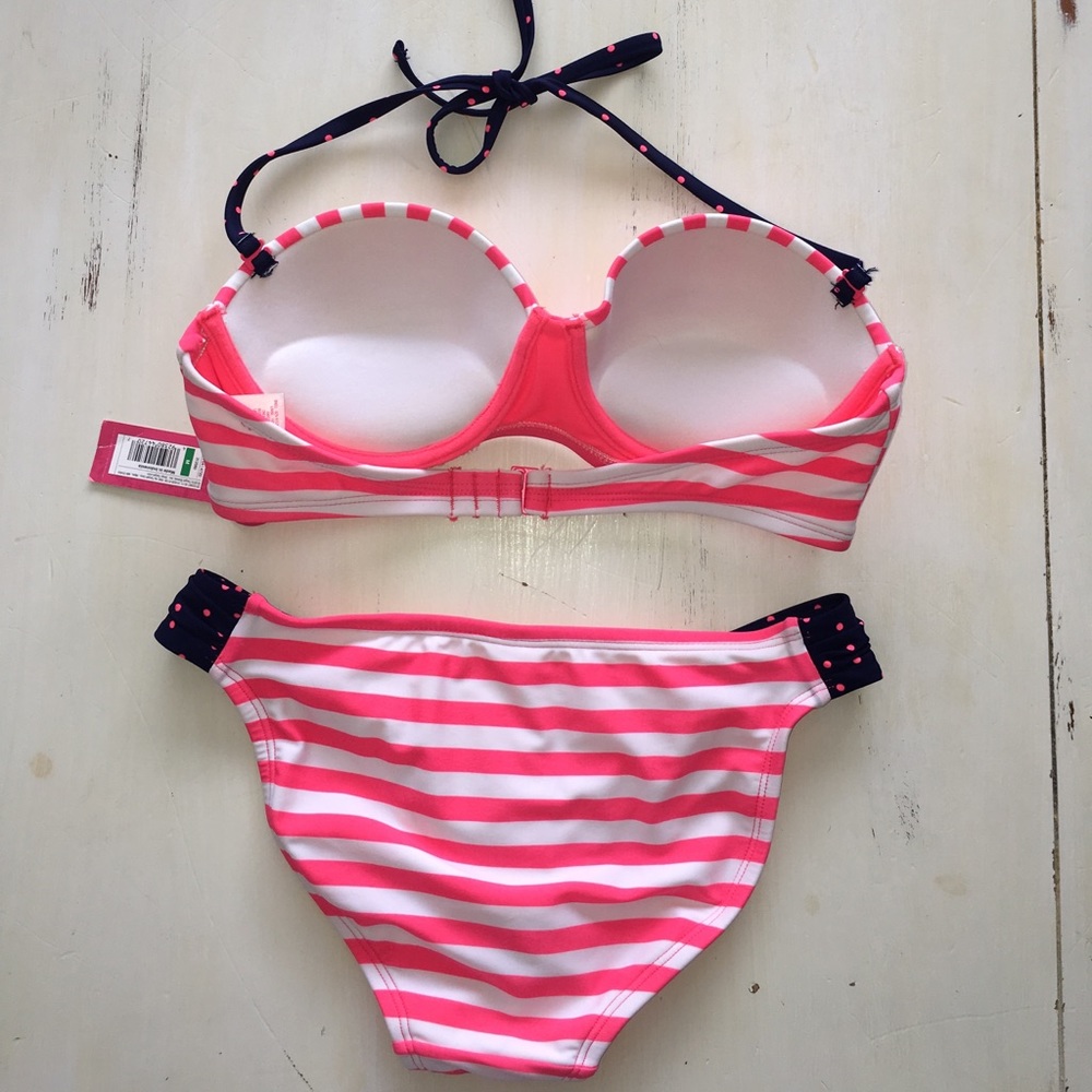 Bikini - Picture 2 of 3