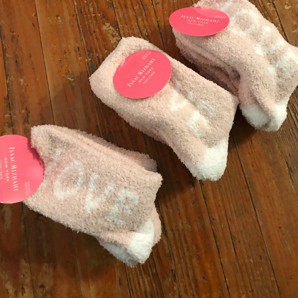 6pairsSOLD❌❌ ISAAC MIZRAHI cozy socks❄️❄️
