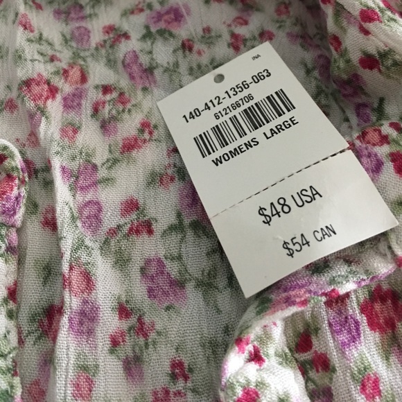 BNWT - A&F floral button up top - Picture 3 of 9