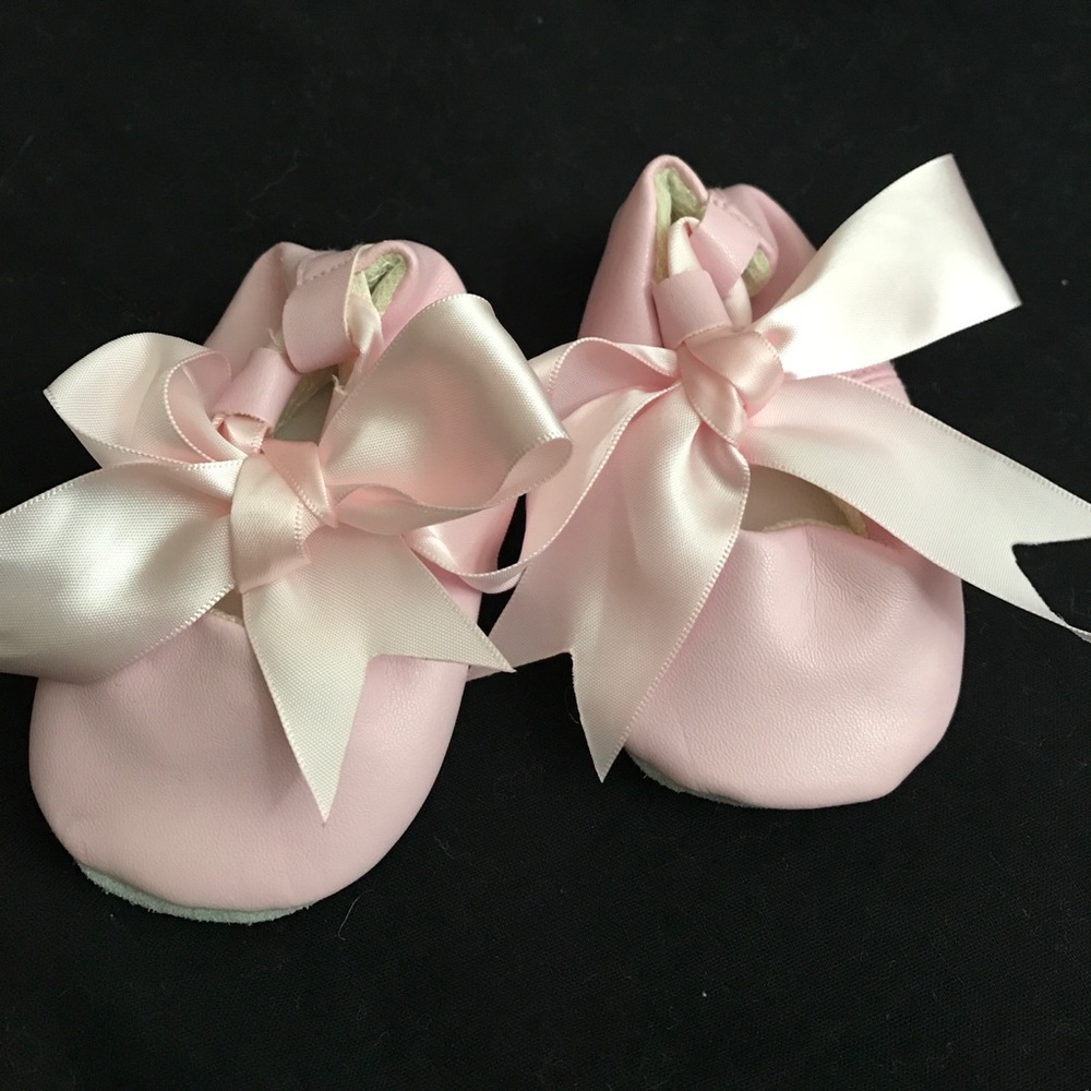 NWOT mud pie baby shoes
